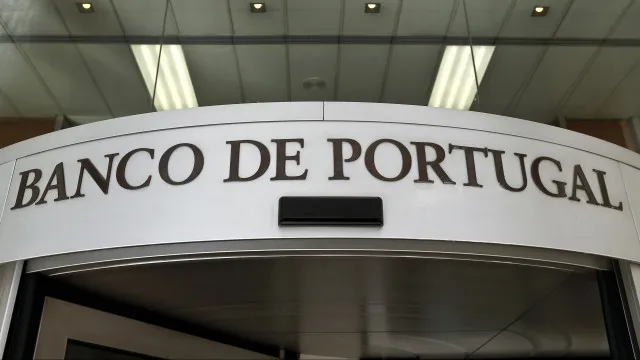 
                    Mais de metade do crédito concedido em 2025 teve intermediários
                