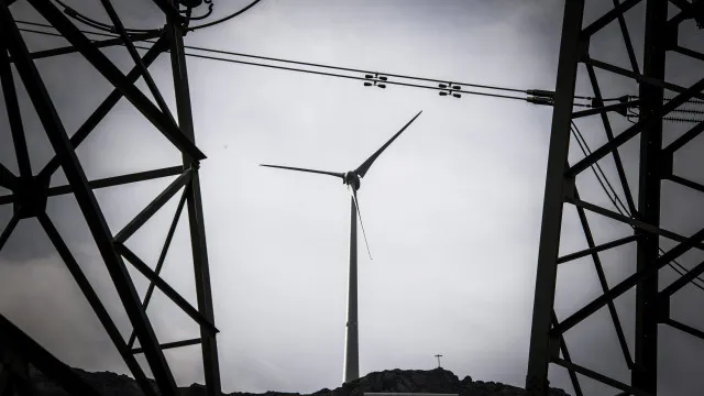 
                    Energia eólica assegura 25,4% do consumo em 2025
                