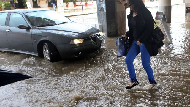 
                    Trovoada e aguaceiros deixam quatro distritos sob aviso amarelo
                