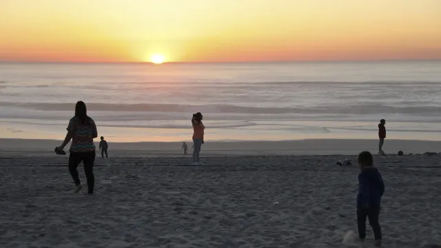 
                    Época balnear arranca em 121 praias do Norte com bandeira azul em 83
                