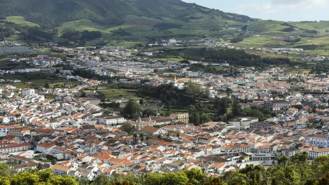 
                    Níveis de alerta sismovulcânicos na ilha Terceira baixam para V1
                