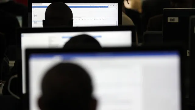 Detidos em DÃli 15 estrangeiros por suspeita de atividades ilegais online