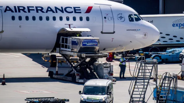 
                    Air France-KLM reforça interesse na TAP e admite analisar EasyJet
                