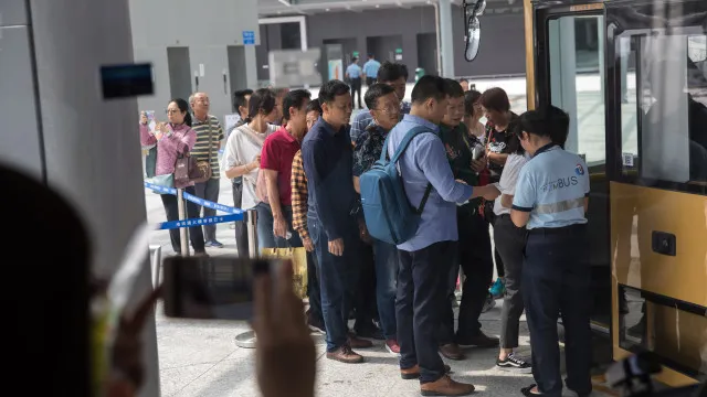 
                    Deputados pedem que Macau subsidie transportes face à subida do petróleo
                