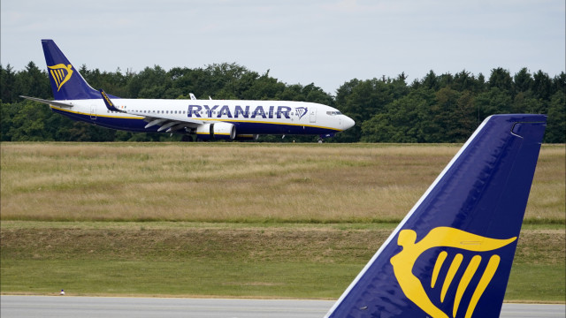 Ryanair quer ser indemnizada por passageiros que causem perturbações nos voos