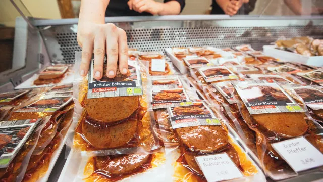 
                    Alternativas vegetarianas têm duas vezes mais aditivos
                