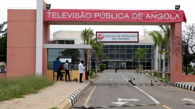 
                    Funcionários da comunicação social pública em Angola retomam greve
                