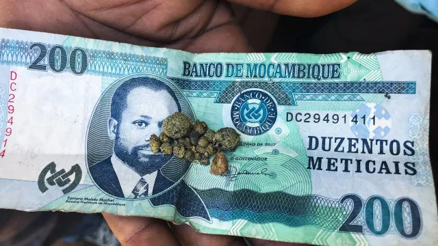 
                    Produção de ouro por Moçambique cresceu 4% até março para 283 quilogramas
                