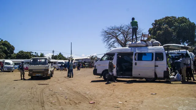 
                    Chegada de extremistas leva à fuga de população de aldeia de Cabo Delgado
                