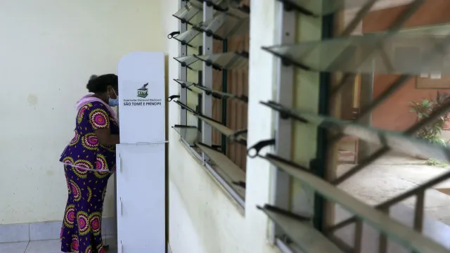 São Tomé: Atos de campanha antes do período oficial serão penalizados