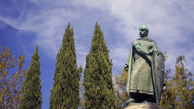 
                    Recolocada espada na estátua de D. Afonso Henriques em Guimarães
                