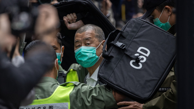 Ex-magnata pró-democracia de Hong Kong culpado de violar lei da segurança