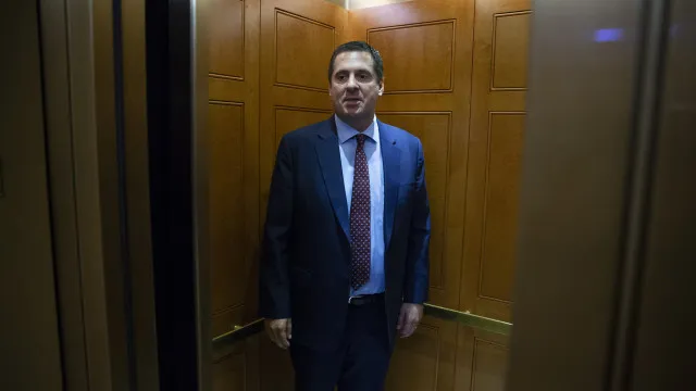 
                    Empresa de media de Trump afasta lusodescendente Devin Nunes da liderança
                