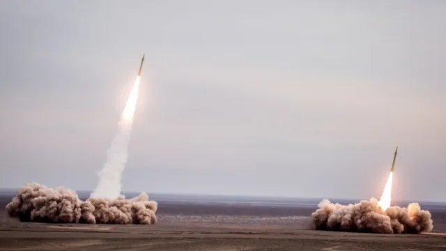 Atacada instalação militar iraniana perto de central nuclear de Bushehr