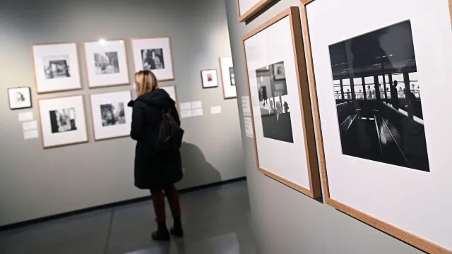 
                    Exposição antológica de Vivian Maier chega a Centro Português de Fotografia
                
