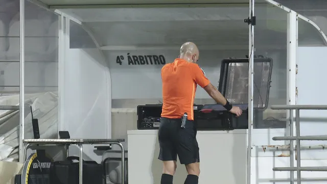 Aprovada inclusão dos cantos no VAR e novo modelo para a Taça da Liga