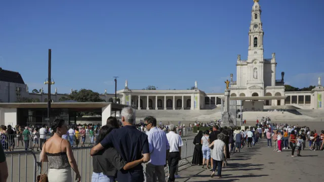 PeregrinaÃ§Ã£o arranca em FÃ¡tima presidida pelo nÃºncio apostÃ³lico em Portugal