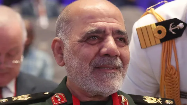 
                    Chefe das Forças Armadas do Irão reuniu-se com o Mojtaba Khamenei
                