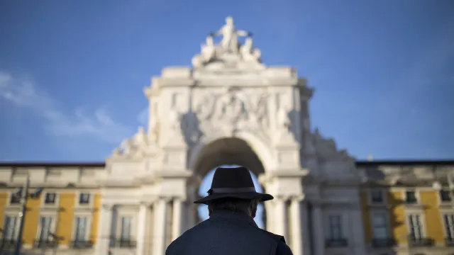 
                    PSP defende criminalização da venda de louro prensado como droga
                