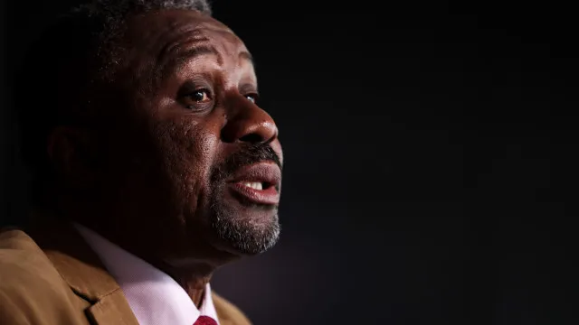 
                    Ex-PM Jorge Bom Jesus desiste da candidatura às presidenciais de São Tomé
                