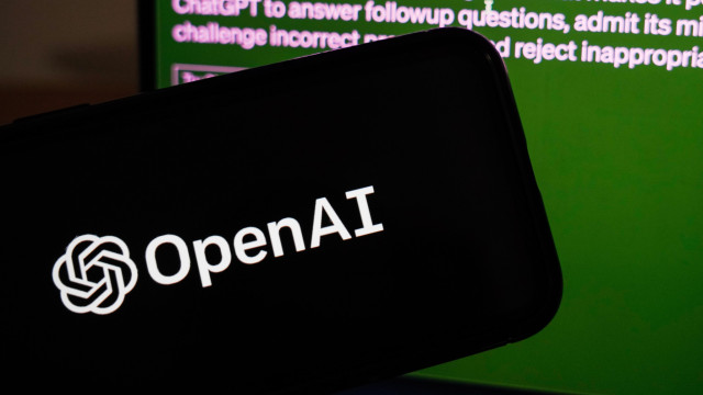 Queixam-se de delírios, paranoia e crises emocionais após usar ChatGPT 2 Modelos de IA distorcem conteúdo noticioso atual 45% das vezes - estudo