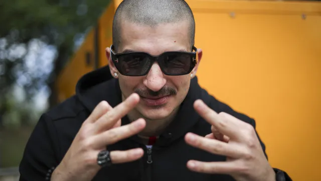 
                    ProfJam edita álbum dedicado a amor com convidados como Ivandro e Plutonio
                