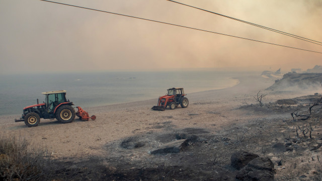Incêndios em Rodes levam a 