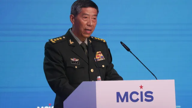 
                    China aplica penas de morte com suspensão a dois ex-ministros da Defesa
                