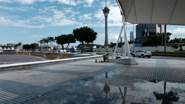 
                    Macau facilita passagem fronteiriça de automóvel para residentes não chineses
                