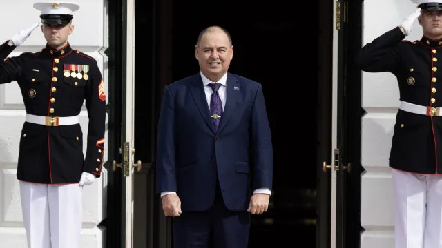 Primeiro-ministro das Ilhas Cook perto da reeleiÃ§Ã£o com maioria Ã  vista