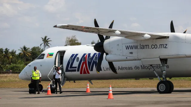 
                    Companhia aérea moçambicana alerta para atrasos após mau tempo
                
