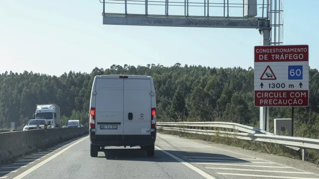 Fogo obriga a corte do trÃ¢nsito no IP3 entre Tondela e Santa Comba DÃ£o