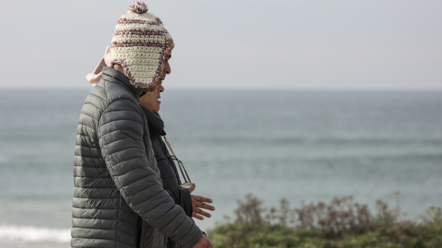 Mais distritos e por mais tempo: IPMA alarga aviso amarelo devido ao frio