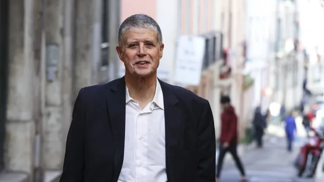 
                    Socialista Miguel Coelho suspende mandato de deputado municipal em Lisboa
                