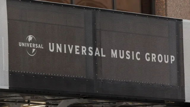 
                    Fundo de Bill Ackman lança oferta para comprar Universal Music
                