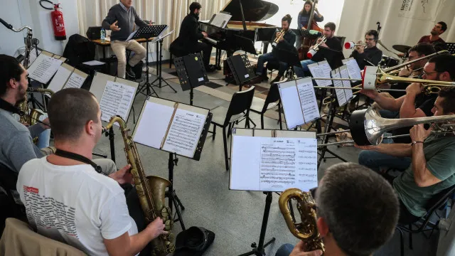 Orquestra de Jazz do Hot Clube apresenta e edita Ã¡lbum "Paz e JustiÃ§a"