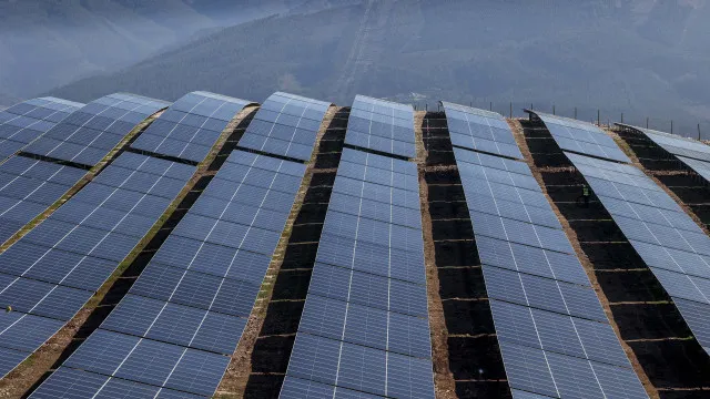 
                    Ambientalistas exigem transparência sobre centrais solares na Beira Baixa
                
