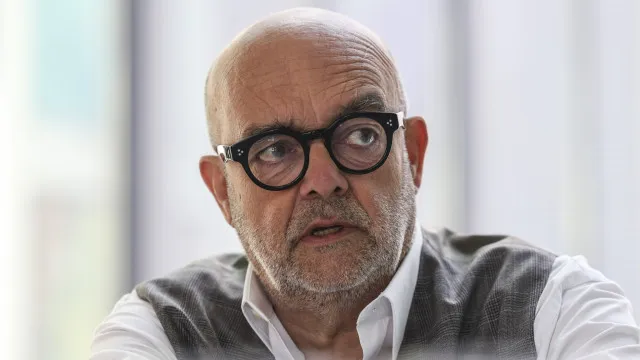 
                    Cabrita Reis leva a Veneza 