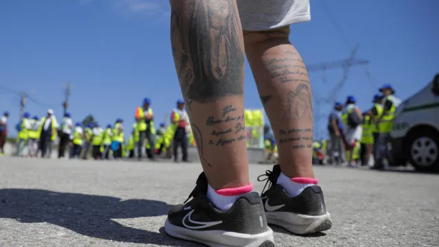
                    GNR pede especial cuidado na estrada com peregrinos a caminho de Fátima
                