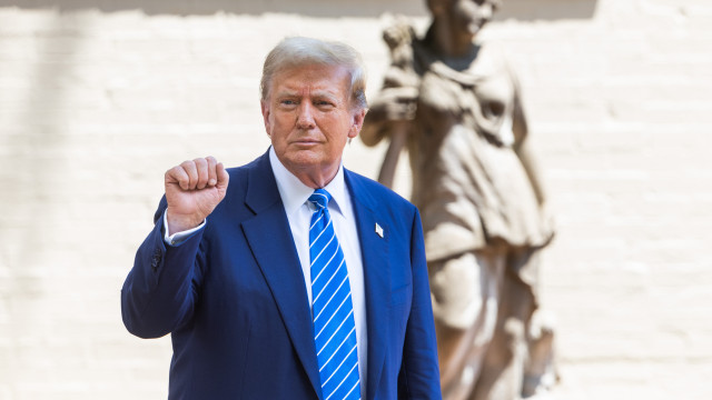 Trump visita Capitólio pela primeira vez desde ataque de janeiro de 2021