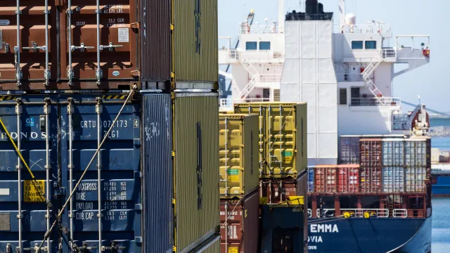 ExportaÃ§Ãµes sobem 10% e importaÃ§Ãµes 8,2% no 2.Âº trimestre