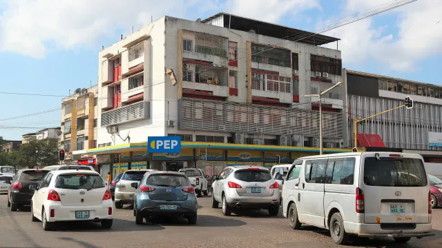 
                    Município de Maputo quer controlo do estacionamento em tempo real
                