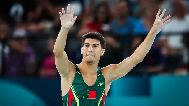 
                    Gabriel Albuquerque de prata na Taça do Mundo de trampolins de Arosa
                