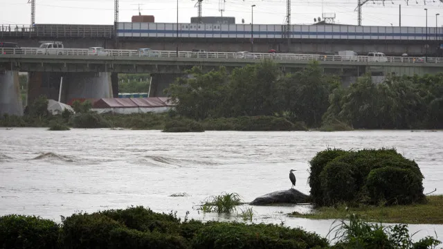 
                    Tufão Jangmi deixa nove feridos e 47 mil casas sem energia no Japão
                