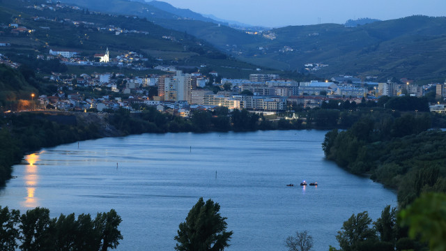 Buscas no rio Douro interrompidas até ao nascer do sol de sábado