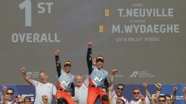 Thierry Neuville campeão do mundo de ralis pela primeira vez