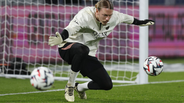 Safonov desfalca PSG após ter sido 'herói' na Taça Intercontinental