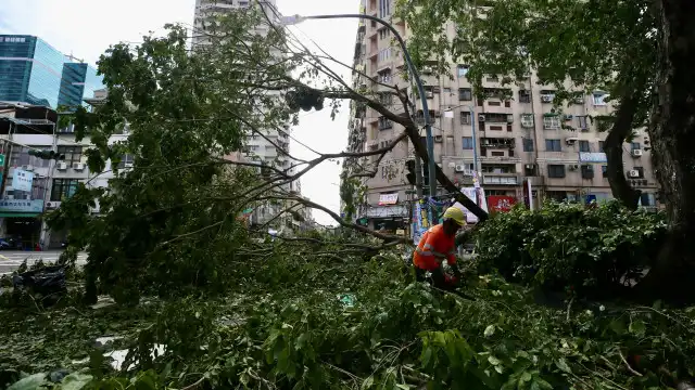 Passagem do tufão Krathon causou quatro mortos em Taiwan