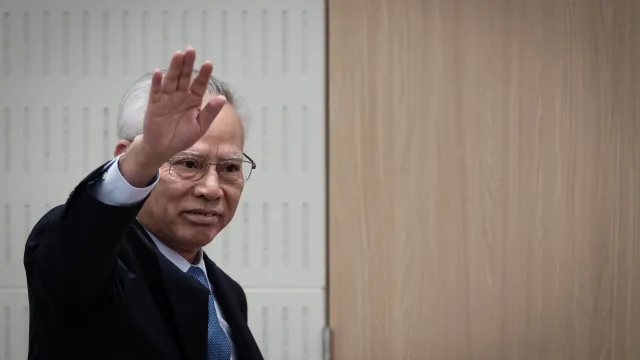 
                    Chefe do Executivo de Macau encontra-se com líderes dos três poderes em Portugal
                