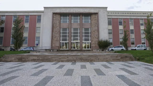 
                    A vida e rasto de Camões em exposições inauguradas na Biblioteca Nacional
                